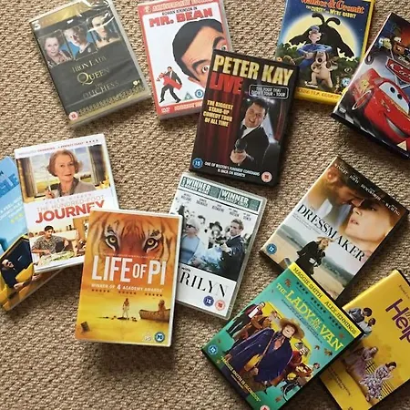 Lovely Spacious Home, 8mins Walk To Minster