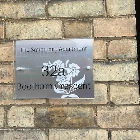 Lovely Spacious Home, 8mins Walk To Minster * يورك