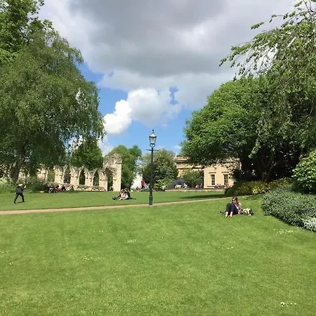 شقة Lovely Spacious Home, 8mins Walk To Minster يورك