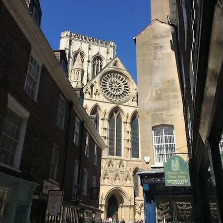 Apartment Lovely Spacious Home, 8mins Walk To Minster *