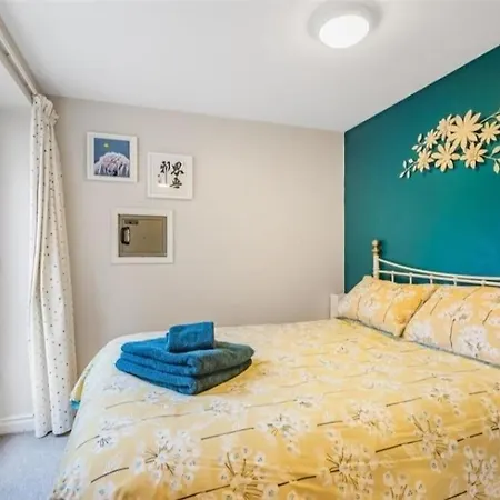 Lovely Spacious Home, 8mins Walk To Minster Appartement York